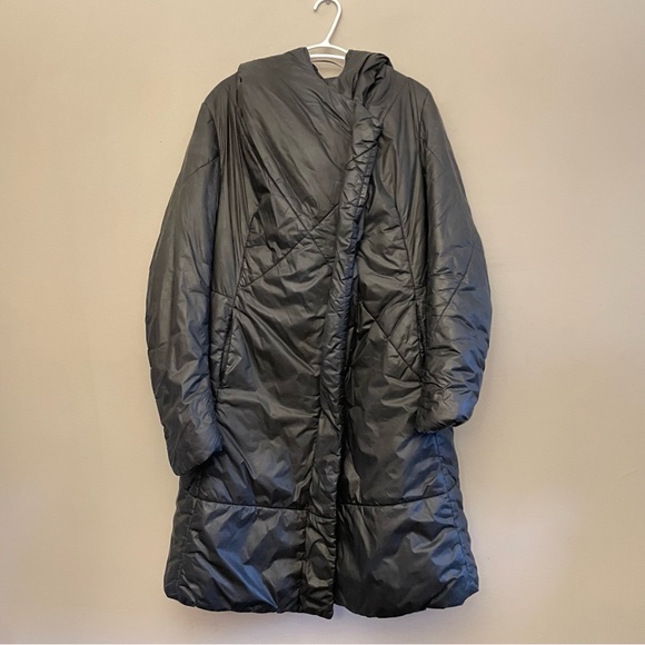 masnada Asymmetrical Polymide Long Black Hooded Puffer Coat - Made in Italy - Picture 4 of 15